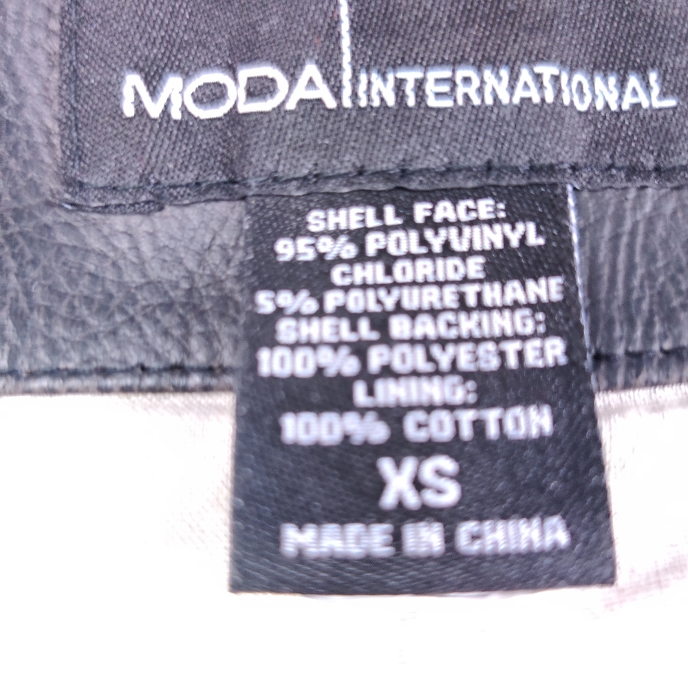 Vest - Moda International Leather Vest - Picture 11 of 12